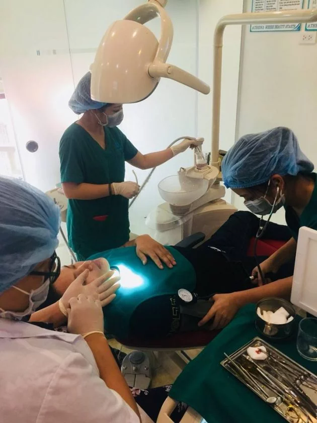 Tẩy trắng răng tại Nghĩa Đô bằng đèn Plasma như thế nào?
