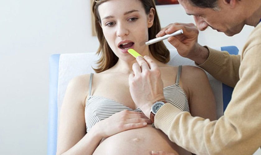 MANG THAI MÀ CHỦ QUAN RĂNG MIỆNG? 5 LÝ DO MẸ BẦU DỄ MẮC BỆNH RĂNG MIỆNG VÀ ẢNH HƯỞNG TRỰC TIẾP ĐẾN EM BÉ!